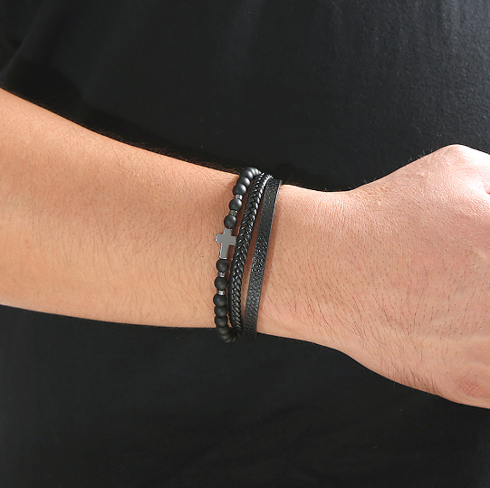 Leather bracelet for men: Elegance and style on your wrist